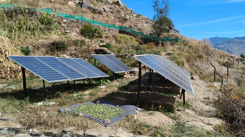 वर्ल्डलिंकद्धारा कालिकोट स्वास्थ्य चौकीमा सौर्यप्रणाली हस्तान्तारण