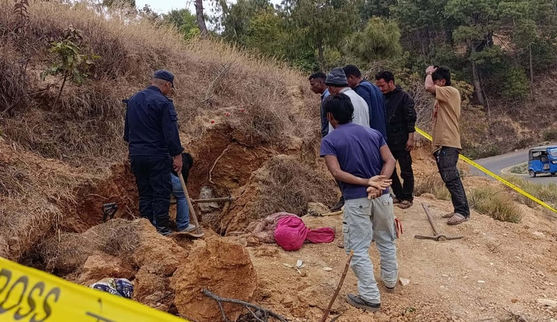 रोल्पामा माटोको ढिस्कोले पुरिएर एकको मृत्यु