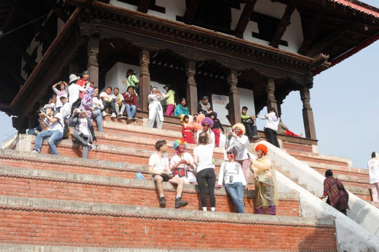 काठमाडौंको बसन्तपुर लगायतका स्थानमा होलीको रौनक [फोटो फिचर]