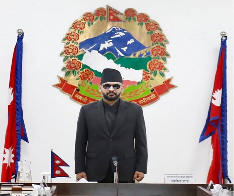 प्रशासनलाई राजनीतिक हस्तक्षेपमुक्त र दलीय युनियन खारेज गर्ने