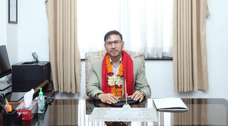 विवादका हुँदाहुँदै राष्ट्रिय प्रकृति संरक्षण कोषका अध्यक्षमा श्रेष्ठले गरे पदभार ग्रहण