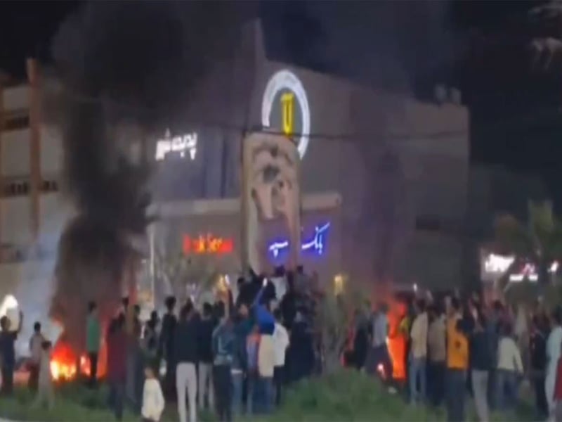 खामेनी मारिएको अमेरिकी दाबीपछि इरानमै उत्सव