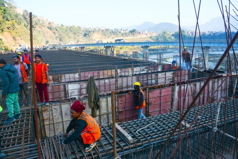 दमौलीमा एक अर्ब २१ करोड रुपैयाँ लागतमा आर्क ब्रिज निर्माण धमाधम