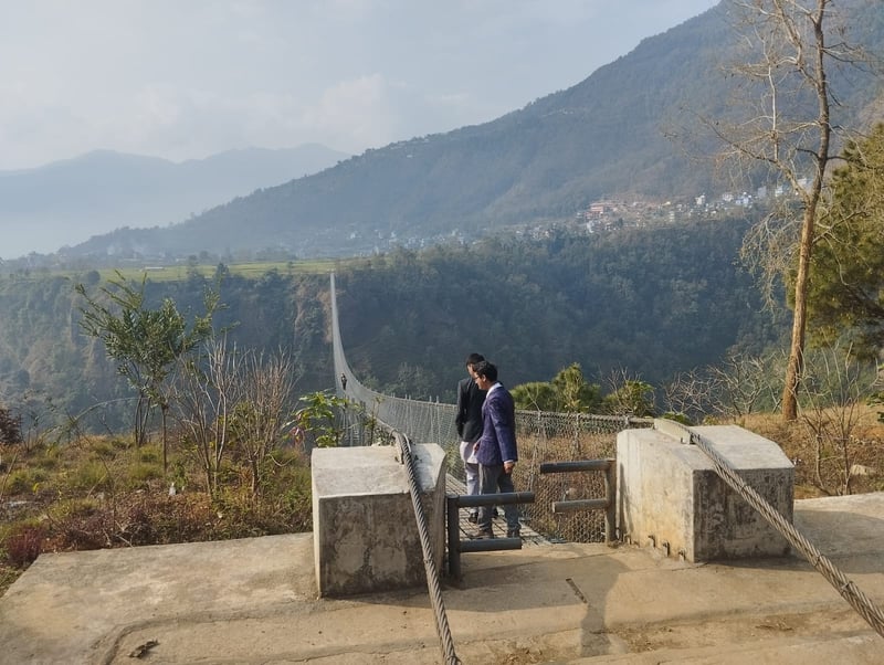 बाग्लुङ र म्याग्दी जोड्ने झोलुङ्गे पुलले यात्रा सहज