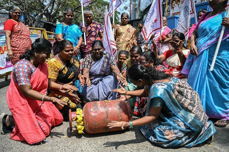 युद्धले भारतमा ग्यास सङ्कट