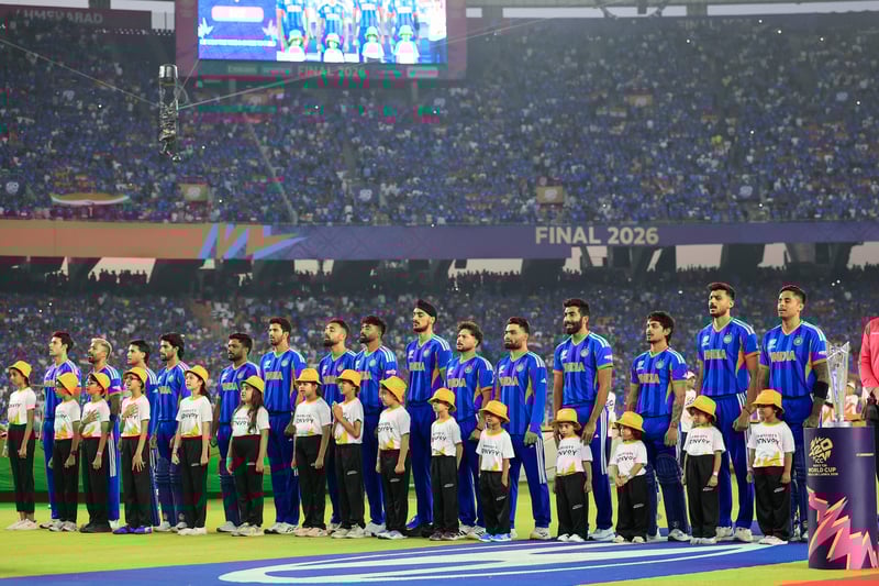 विश्वकप क्रिकेट फाइनलः न्यूजिल्याण्डविरुद्ध ब्याटिङ गर्दै भारत