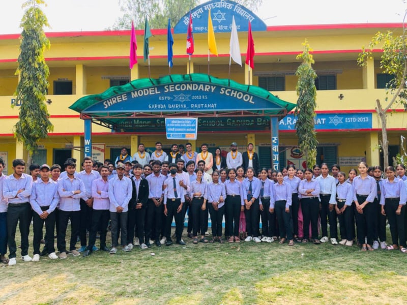 लुम्बिनी विकास बैंकद्वारा रौतहटको विद्यालयलाई ‘स्यानिटरी प्याड भेन्डिङ र डिस्पोज’ मेसिन सहयोग