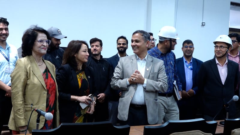 नयाँ संसद भवनको अवलोकनमा मन्त्रीहरुको जम्बो टोली