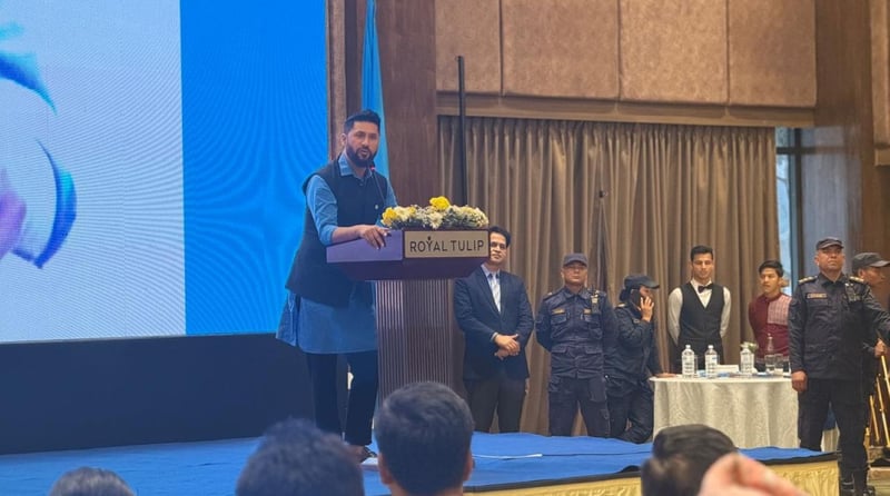 अनुशासन उल्लंघन गर्ने सांसदलाई फिर्ता बोलाउने लामिछानेको चेतावनी