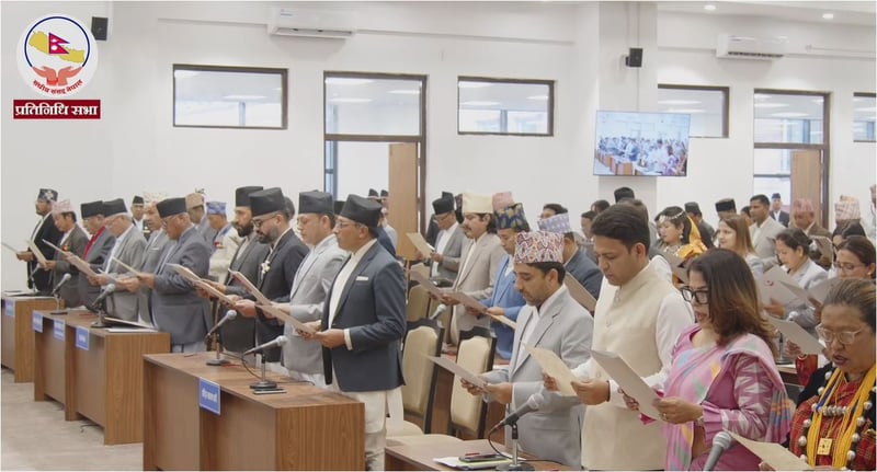 नवनिर्वाचित सांसदहरुले लिए सपथ