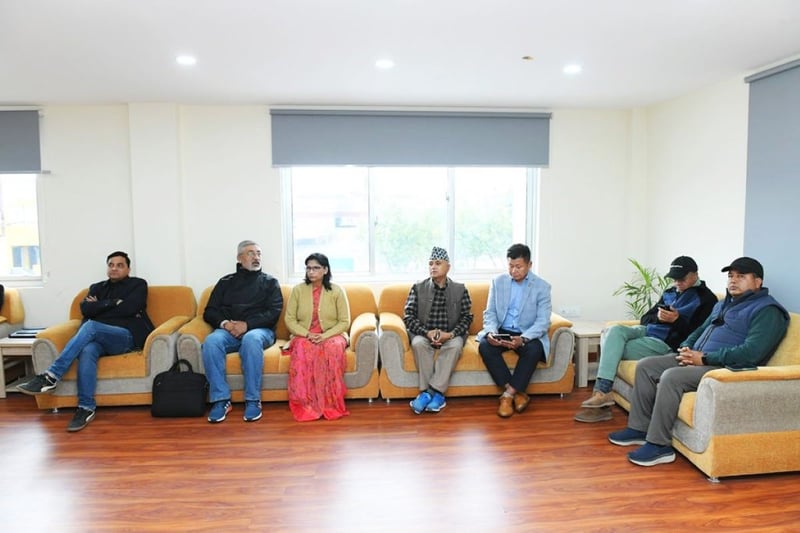 ओली पक्राउपछि एमाले सचिवालय बैठक जारी, आन्दोलनबारे छलफल