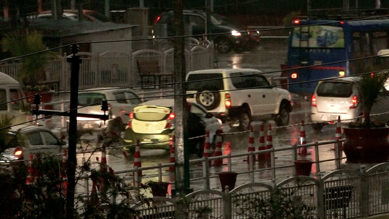 काठमाडौं उपत्यकामा असिनासहित वर्षा, जनजीवन प्रभावित [तस्विरहरु]