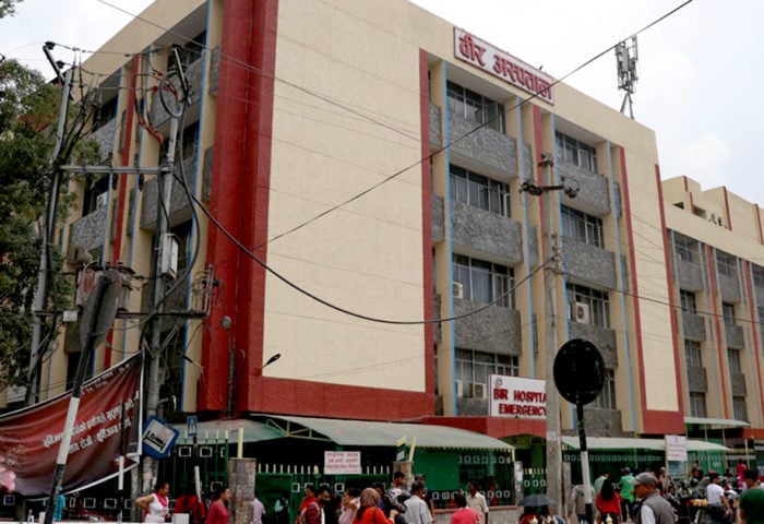 वीरमा एमआरआई र सिटी स्क्यानको रिपोर्ट पाँच दिनसम्म नआउँदा बिरामीको बिजोग