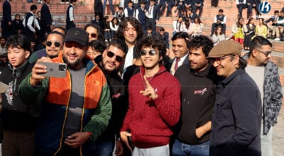 तस्बिरमा ‘कुमारी’ टिमको विद्यार्थीसँग साक्षात्कार