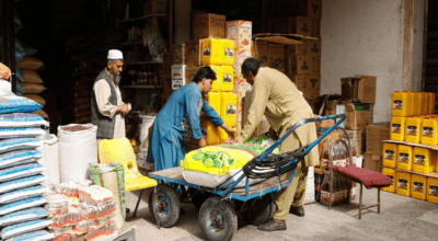 डलरमा गिरावटको बाबजुद अफगानिस्तानमा खाद्यान्नको मूल्य वृद्धि