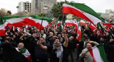 अमेरिकी-इजरायली आक्रमणविरूद्ध इरानी नागरिकको प्रदर्शन