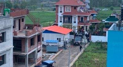 रमेश लेखक पक्राउ, केपी ओलीको पनि घर घेर्यो प्रहरीले