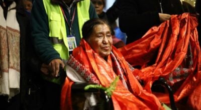 पूर्वप्रधानमन्त्री खनाल पत्नीको प्रश्न- के छ भन्ने थाह नभई कसरी यहीँ कम्प्यटुर फुटाएर हार्डडिस्क लान्छ ?