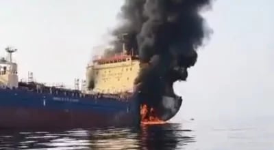 द्वन्द्व चर्किँदै जाँदा व्यापारिक जहाजका लागि खाडीको जलक्षेत्र असुरक्षित बन्दै