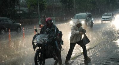 काठमाडौंमा हुरीबताससहितको वर्षा जारी, सतर्क रहन मौसमविद्को आग्रह