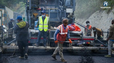 धुलिखेल खावा सडक कालोपत्र सुरु (तस्बिरहरू)