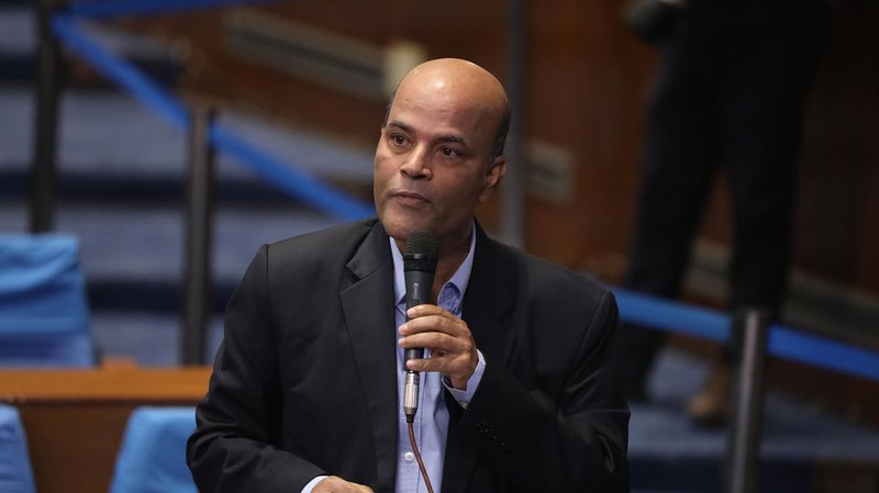 रास्वपामा प्रवेश गर्दै अमरेश कुमार सिंह