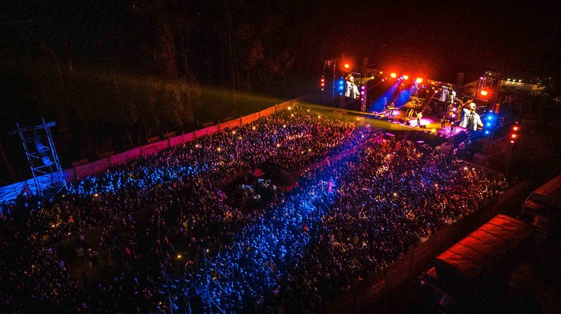 प्रेमिल साँझमा नेपथ्यसँगै जाग्यो शान्त बन्दीपुर