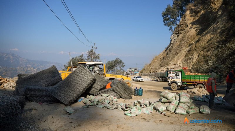 धुलिखेल–खावा सडकखण्ड : दुई साता राति यातायात बन्द गरेर स्तरोन्नतिको काम गरिने