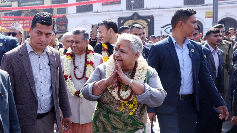 शान्तिपूर्ण निर्वाचन सम्पन्न भएपछि पशुपतिमा प्रधानमन्त्री कार्कीको रुद्राभिषेक पूजा