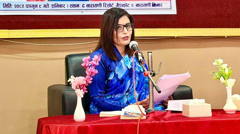 नारायणी किनारमा कवि मेनका चपाईंका दर्जन कविता