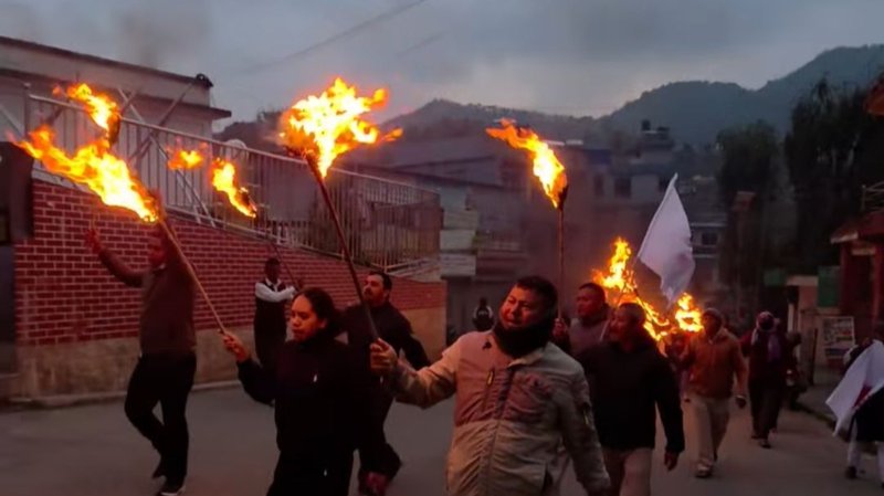 ओली पक्राउको विरोधमा गुल्मीको तम्घासमा एमालेको राँकेजुलुस