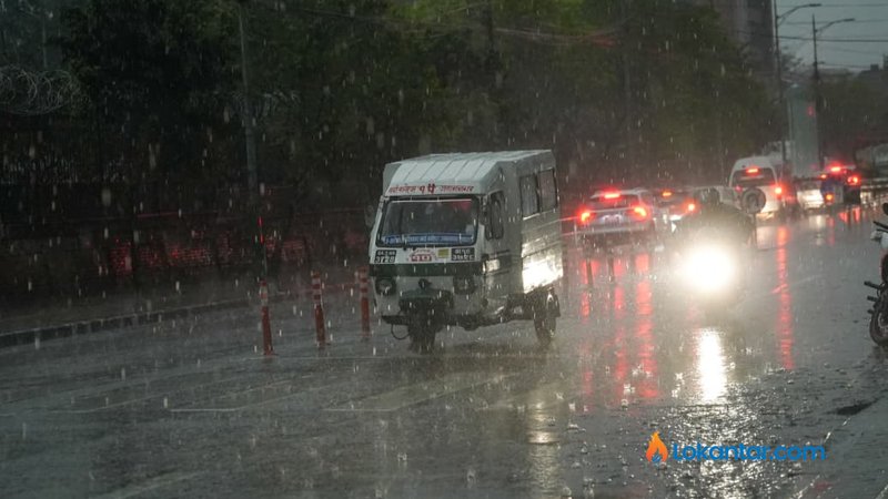 काठमाडौंमा हुरीबताससहितको वर्षा, सतर्क रहन आग्रह