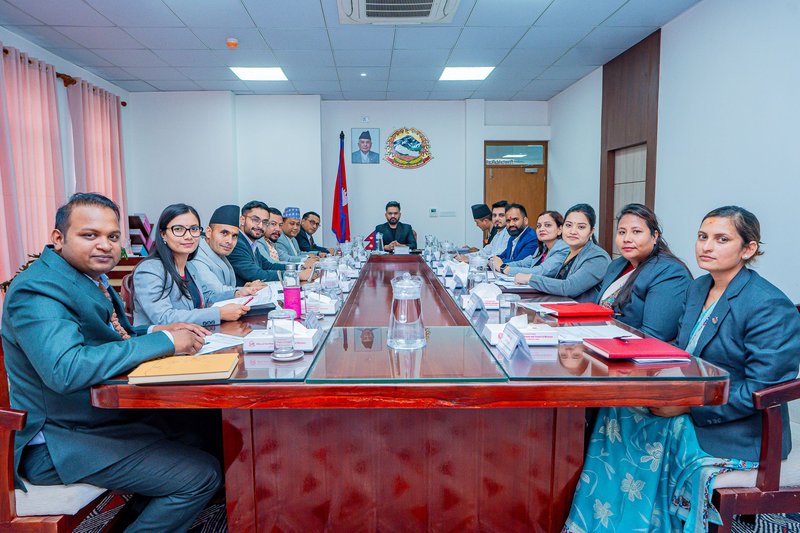 हाइप्रोफाइल नेता पक्राउबारे भएन छलफल, सञ्चारमन्त्रीले सोधे– २४ गतेको घटनालाई कसरी ‘रेस्पोन्ड’ गर्ने ?