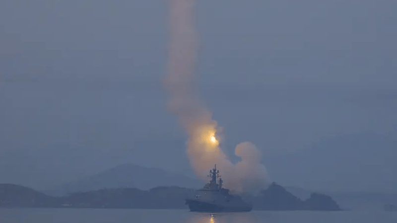 उत्तर कोरियाद्वारा जापानी समुद्रमा १० वटा ब्यालेस्टिक मिसाइल प्रहार