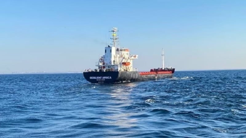 गोली हानेर अमेरिकाले कब्जामा लियो इरानी कार्गो जहाज