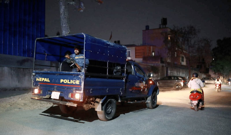 सुकुम्बासी बस्ती खाली गर्न महानगर प्रहरीको माइकिङ, वास्तविक सुकुम्बासीलाई १५ दिनभित्रै अर्को व्यवस्था गरिने