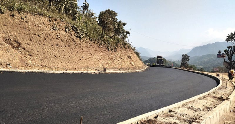 मुग्लिन–मलेखु सडकको काम तीन वर्षमा ३७ प्रतिशत मात्र