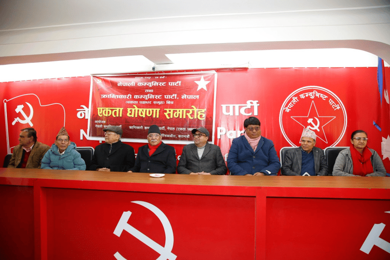 विचार र सिद्धान्त छैन, सामाजिक सञ्जालमा स्टन्ट गरेर जनताको दिमाग चाट्ने काम हुँदैछ- प्रचण्ड