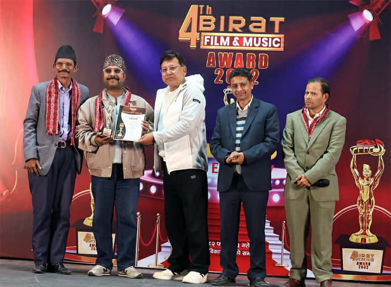 चौथो ‘विराट फिल्म एन्ड म्युजिक अवार्ड’ सम्पन्न, उत्कृष्ट अभिनेता र अभिनेत्रीमा विजय बराल र केकी अधिकारी