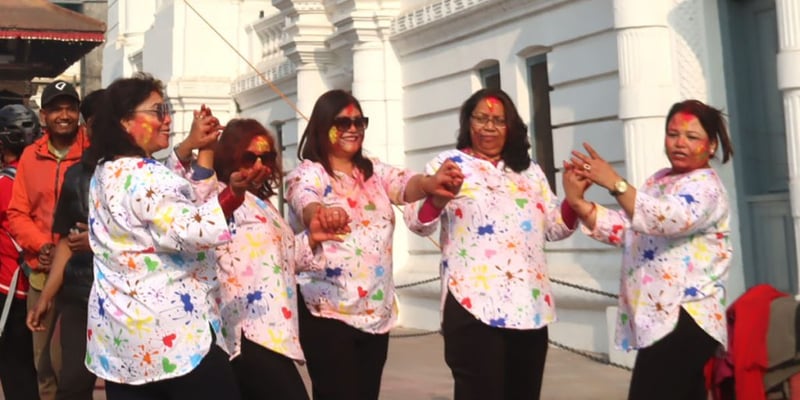 काठमाडौँको बसन्तपुरमा होलीको उत्सव (तस्बिरहरु)