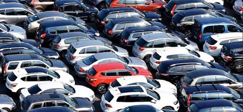 मध्यपूर्व तनावले भारतको निर्यात बजार प्रभावित, बन्दरगाहमा फसे २ हजार कार