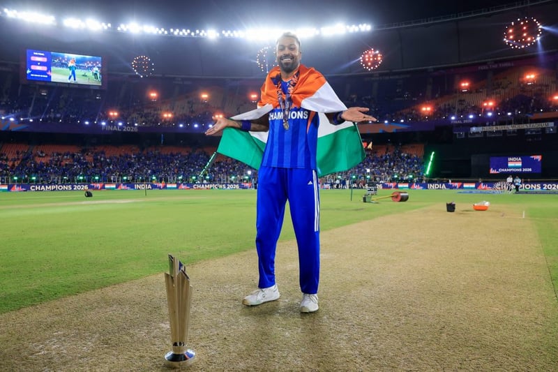 हार्दिक पाण्ड्याविरुद्ध राष्ट्रिय झण्डाको अपमान गरेको आरोपमा उजुरी