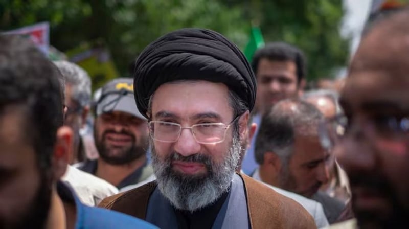 इरानमा खामेनीका छोरालाई उत्तराधिकारी बनाउने तयारी, तर इजरायलले दियो मार्ने धम्की