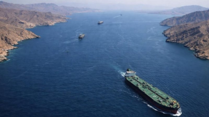 इरानले भन्यो- ‘मित्रवत’ जहाजले होर्मुज जलमार्ग सुरक्षित रूपमा पार गर्न सक्छन्