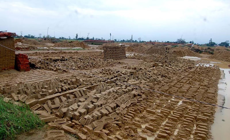 बेमौसमी वर्षाका कारण ९ करोड बराबरको काँचो इँटामा क्षति
