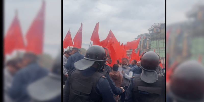 ओली पक्राउको विरोधमा काठमाडौंको सडकमा निस्किन थाले एमाले कार्यकर्ता