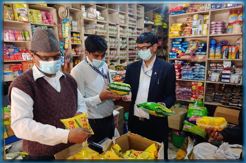 तीन वटा फर्मलाई जरिवाना