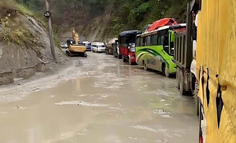 बुटवल-नारायणगढ सडक अझै अवरुद्ध