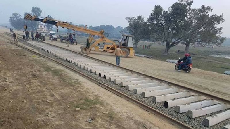 आठ करोड मुआब्जा व्यवस्था नहुँदा रोकियो रेल्वेको काम