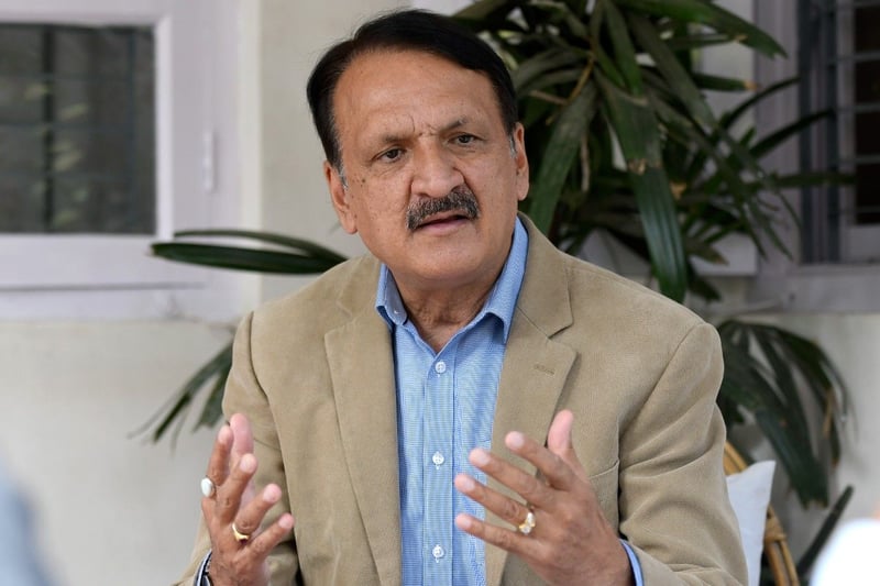 नुवाकोट–१ मा विकासको मुद्दासहित मैदानमा डा. प्रकाशशरण महत